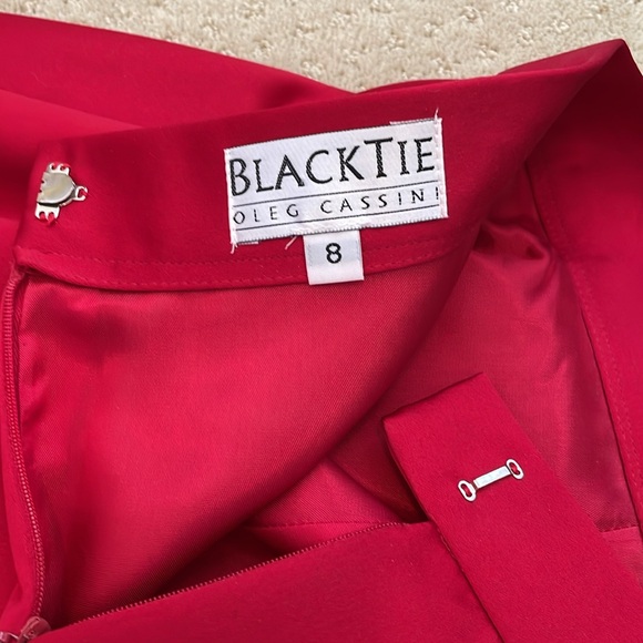 Vintage “Black Tie” Oleg Cassini 3 piece Red Satin Formal Suit - Size 6 - Picture 13 of 15